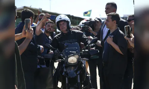 Bolsonaro diz que passeará com 'mais de mil motos' domingo
