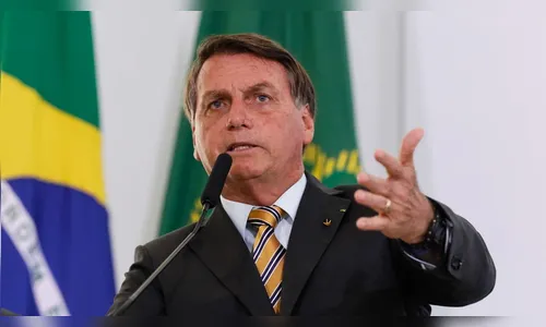 Bolsonaro diz que poderá tomar a vacina contra covid-19