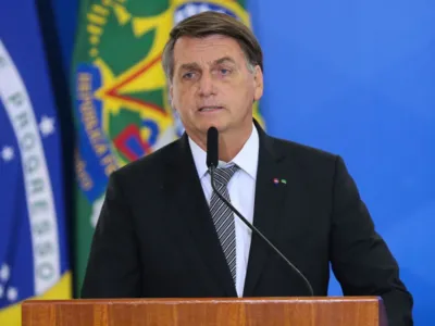 Bolsonaro volta a atacar prefeitos e vereadores