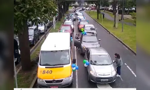 Carreata pelo retorno das aulas presenciais é realizada; assista