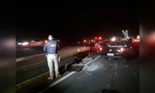 Carreta atinge carros na BR-369 próximo do Trópico; assista