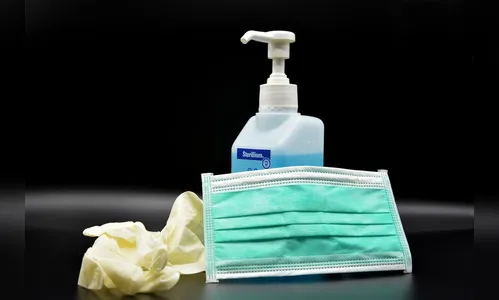 Casal com sintomas da covid não cumpre isolamento social