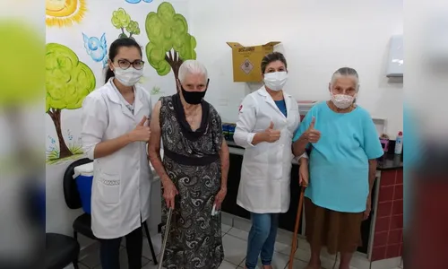 Covid-19: Começa vacinação para idosos de 83 e 84 anos