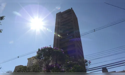 Criminosos escalam prédio de 17 andares para cometer furto