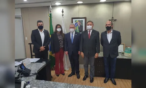 Diretora de  Saúde de Ivaiporã se reúne com ministro