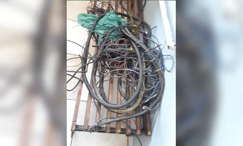 De novo: homens são presos por furtar fios de vagões