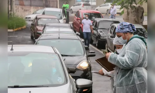 Drive-thru vacina 302 pessoas neste sábado em Apucarana