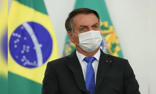 Em jantar, Bolsonaro promete acelerar vacinação contra covid