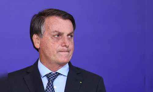 Em live, Bolsonaro diz que nunca se referiu a covid-19 como uma 'gripezinha'