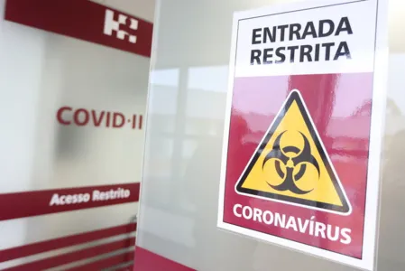 Em um ano, coronavírus infectou 6,5% da população paranaense