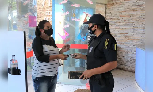 Entrega de máscaras em Arapongas marca Dia Internacional da Mulher