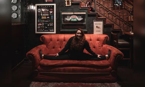 Expert em pole dance, influenciadora e artista performática Lohana Monteiro faz sucesso com sua plataforma digital