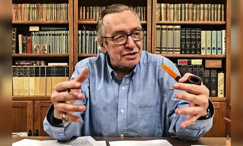 Facebook suspende conta de Olavo de Carvalho por discurso de ódio