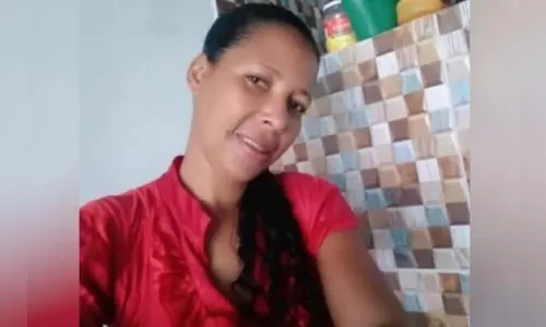 Filho mata mãe a marteladas e diz que obedeceu  “vozes”