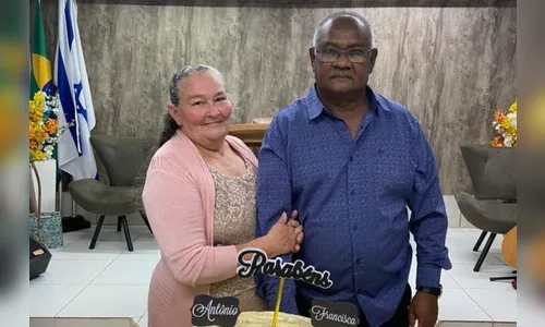 Filhos recebem notícia da morte da mãe após enterro do pai