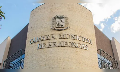 Homem atrapalha sessão de licitação em Arapongas