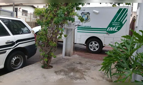 Homem de 69 anos é encontrado morto dentro de casa