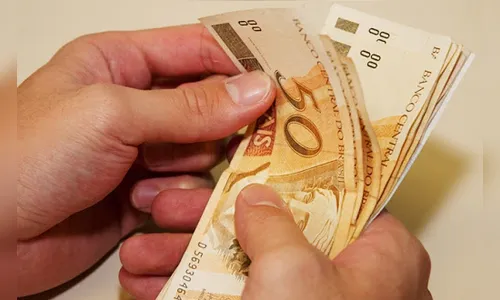 Idosa perde R$3 mil no golpe do bilhete premiado