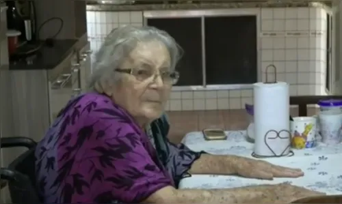 Idosa recebe doses diferentes de vacina contra a covid-19