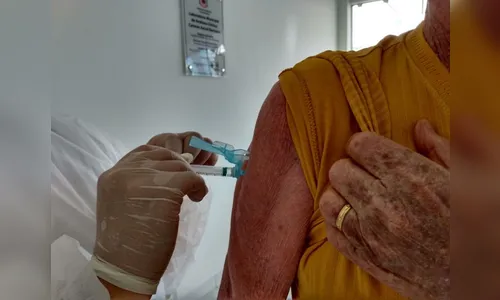 Idosos com 83 e 84 anos começam ser vacinados nesta quinta-feira