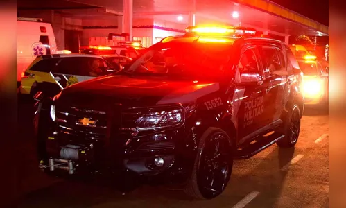 Homem leva paulada na cabeça e tem revólver roubado