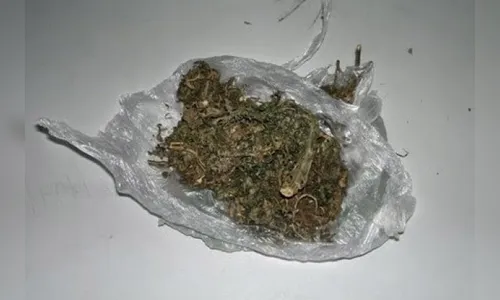 ROTAM prende suspeitos de tráfico de drogas