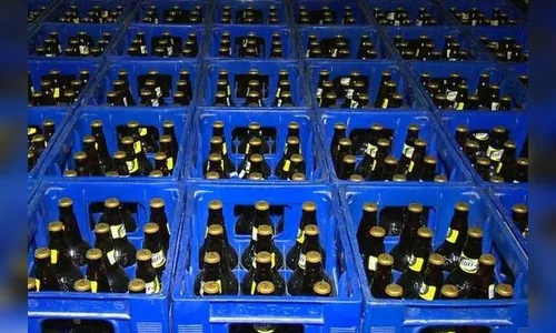 Assaltantes roubam carga de cerveja de caminhão na PR-082