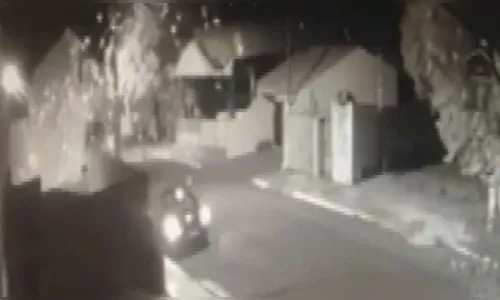 Imagens de segurança registram atentado em casa de policial