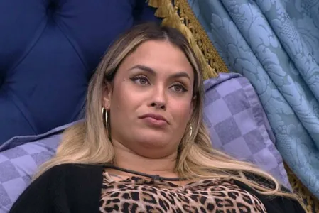 Internautas chamam Sarah de Judas, após voto em Juliette