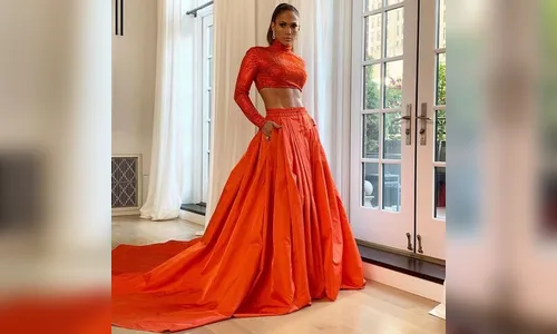 JLo é eleita a celebridade mais incrível com mais de 40 anos