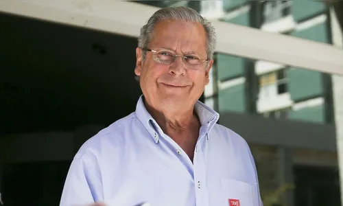 José Dirceu é vacinado contra  a covid-19 e grita: Fora, Bolsonaro!