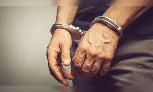 Ladrão invade casa, leva paulada de morador e acaba preso