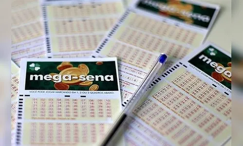 Mega-Sena acumula e apostas do PR levam a quina