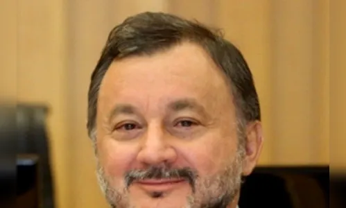 Ministro Walmir Oliveira, do TST, morre em razão da covid-19