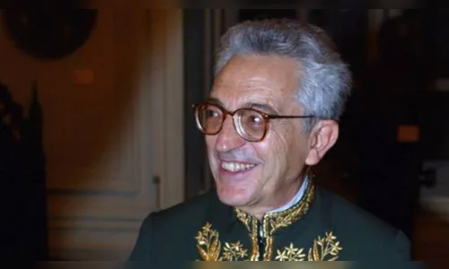 Morre de Covid-19 Alfredo Bosi, crítico literário