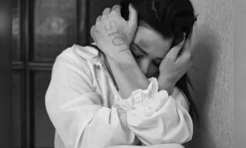 Mulher pede socorro enquanto esperava lanche com a família