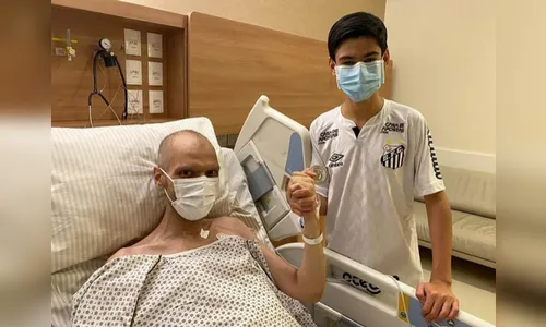 No quarto, Covas revê o filho e fala em 'batalha vencida'