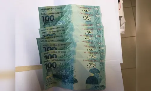 PF prende mulher com notas de R$100 falsas em Arapongas