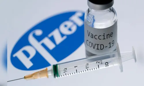 PF vai investigar políticos que tomaram vacina às escondidas