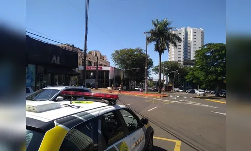 PM ajuda idoso que estava perdido a voltar para casa