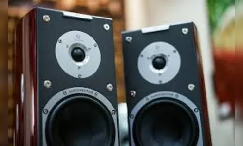 PM é chamada ao meio-dia de domingo por som alto