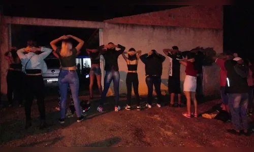 PM flagra 23 em 'balada da covid-19' no Paraná