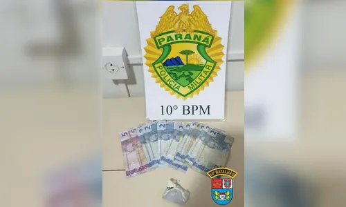 PM prende duas pessoas em local de venda de drogas