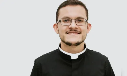 Padre é rendido, assaltado e feito refém após celebrar missa