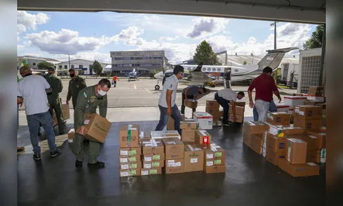 Paraná envia aos municípios vacinas e kits intubação