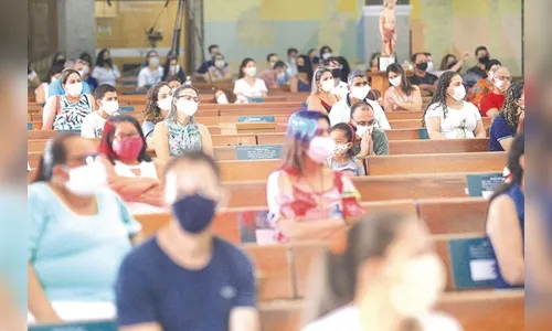 Pesquisa: Brasileiros opinam sobre igrejas fechadas