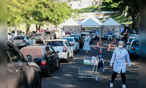 Pessoas com síndrome de down e renais crônicos são vacinados