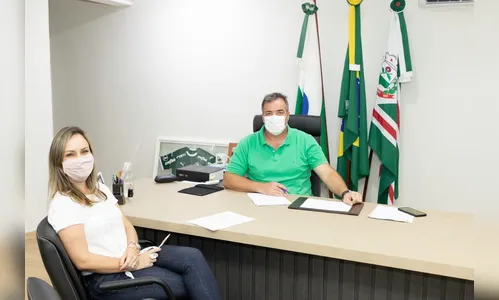 Prefeito de Cambira assina liberação para licitação