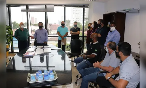 Prefeitura de Arapongas assina contrato com 14 empresas