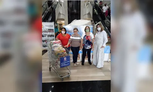 Shopping entrega cestas básicas arrecadadas a Edhucca